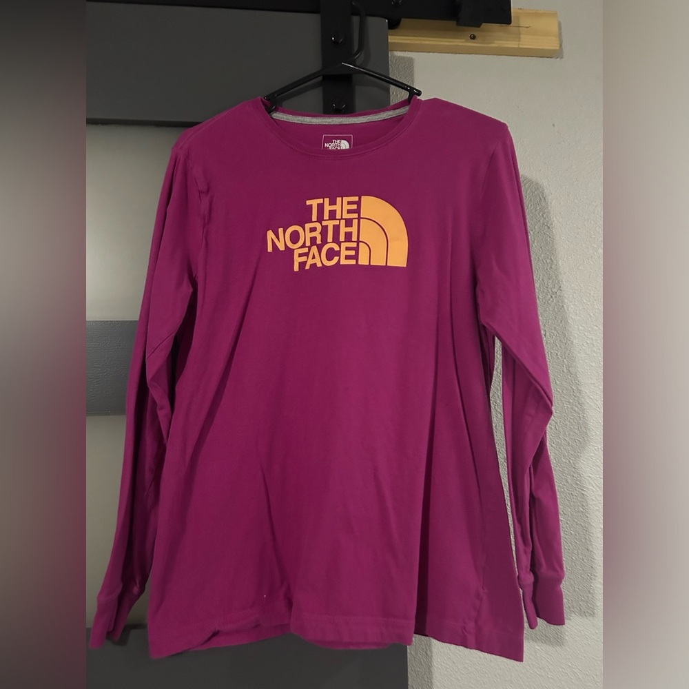 Purple north face long sleeve shirt. Size large classic fit. Never worn.